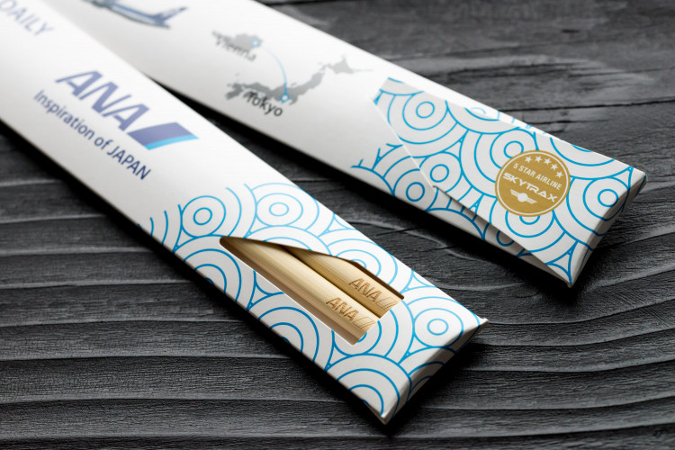 Chopsticks aus Holz mit Logogravur in hochwertiger Premium-Giveaway-Verpackung Essstäbchen aus Holz mit Logogravur in hochwertiger Premium-Giveaway-Verpackung