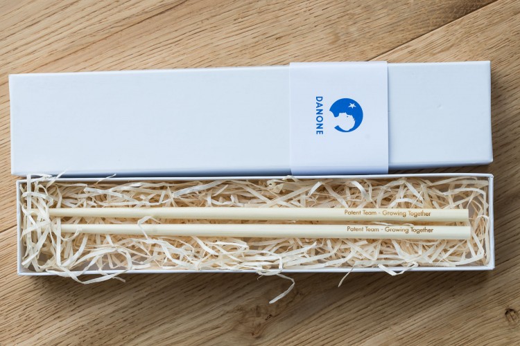 Bambuschopsticks mit Textgravur für DANONE Bambuschopsticks mit Textgravur für DANONE